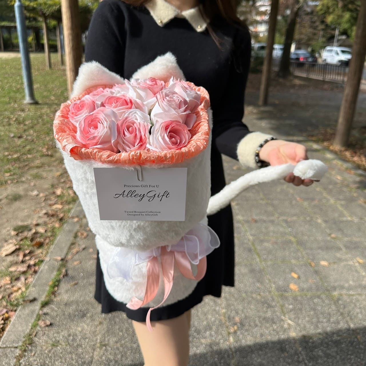 猫型花束 ワンホンブーケ 白 | Ange Bouquetを仕入れる | ECモールに